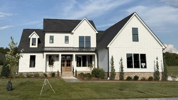 Southern Elite Custom Homes 6 By submitting this image to Realtracs Inc, the User grants to Realtracs Inc an unrestricted license to use the image in compilations of properties and in other ways authorized by the Board of Directors.